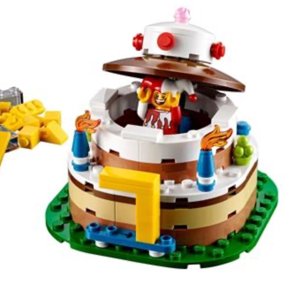 Lego birthday cake set number 40153 new in sealed box 120 pieces